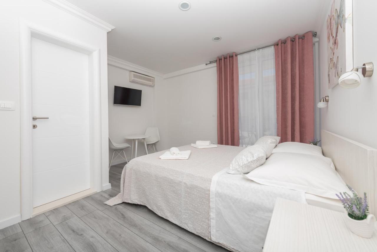 Apartments Petrusic Makarska Exterior photo